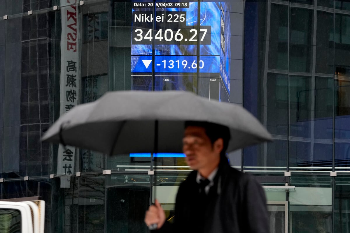 Global Markets Tumble as Asian Stocks Dive After Tariff Clash