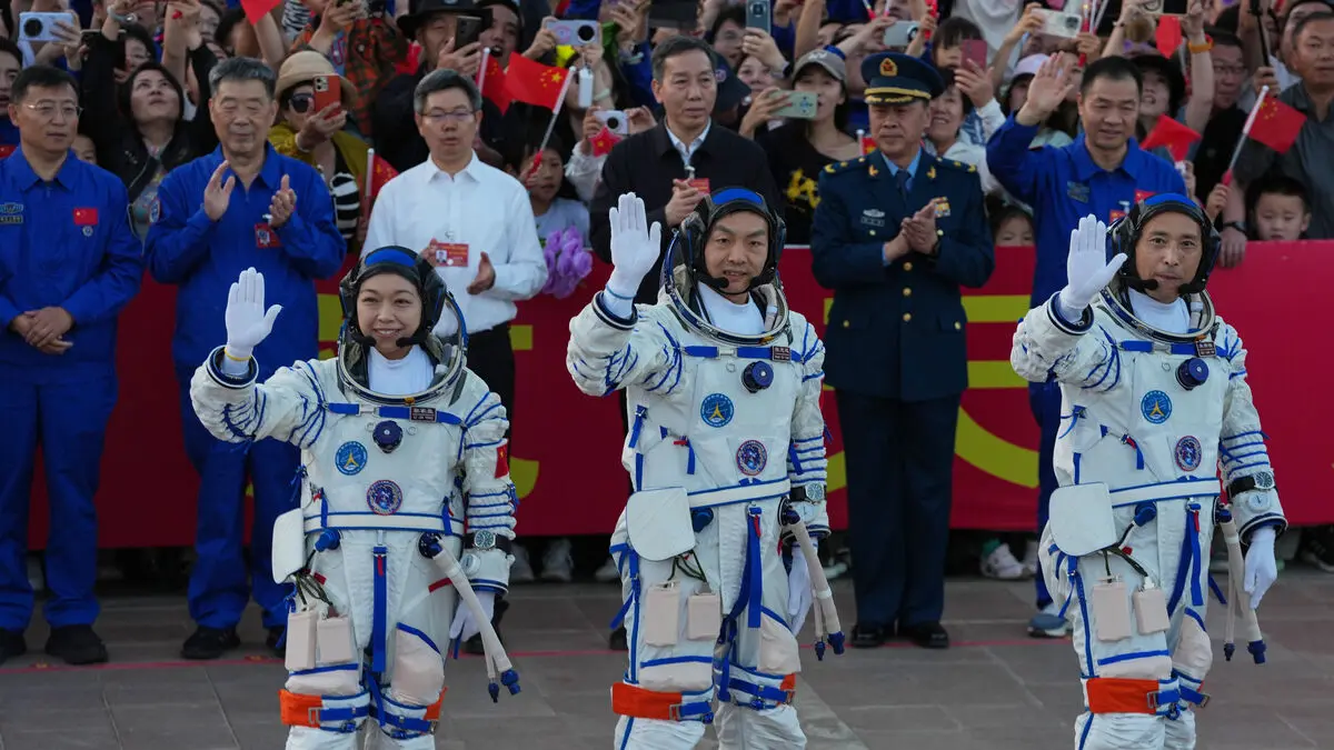 China prepares for Moon mission, sending three astronauts
