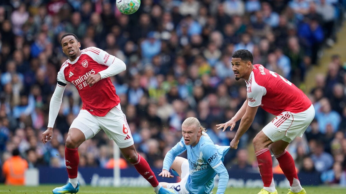 Manninger was honored - Arsenal wore mourning bands