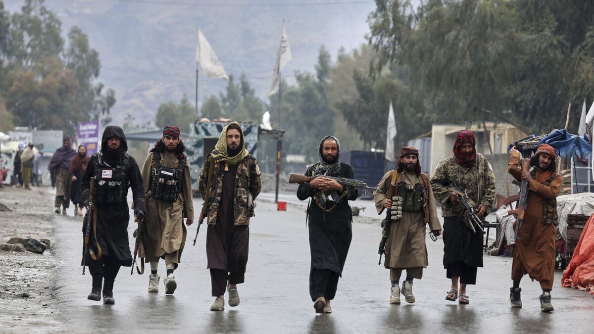 Escalation at Pakistan-Afghanistan Border Amid Air Strikes