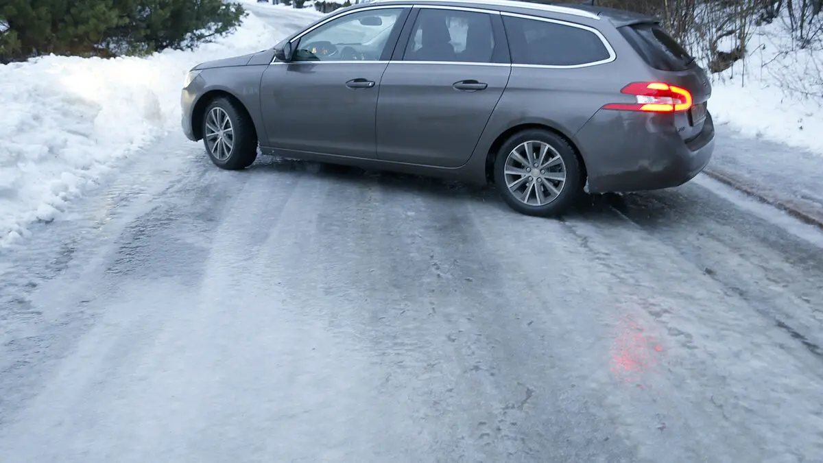 Warning for ice slips in the north