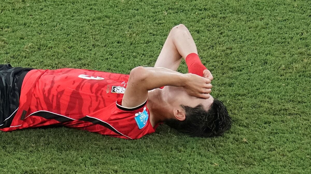 South Korea World Cup exit sparks president’s apology and coach Hong Myung-Bo’s resignation