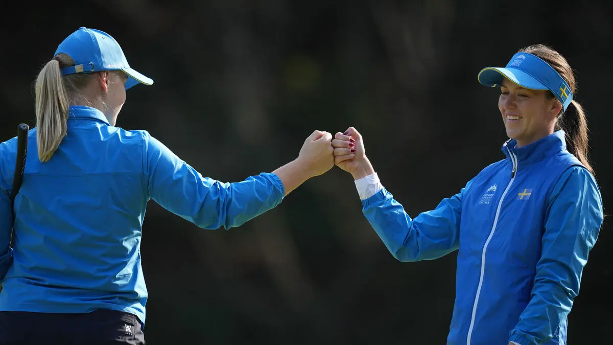 Stark and Grant have close ties in US pairs event in Michigan