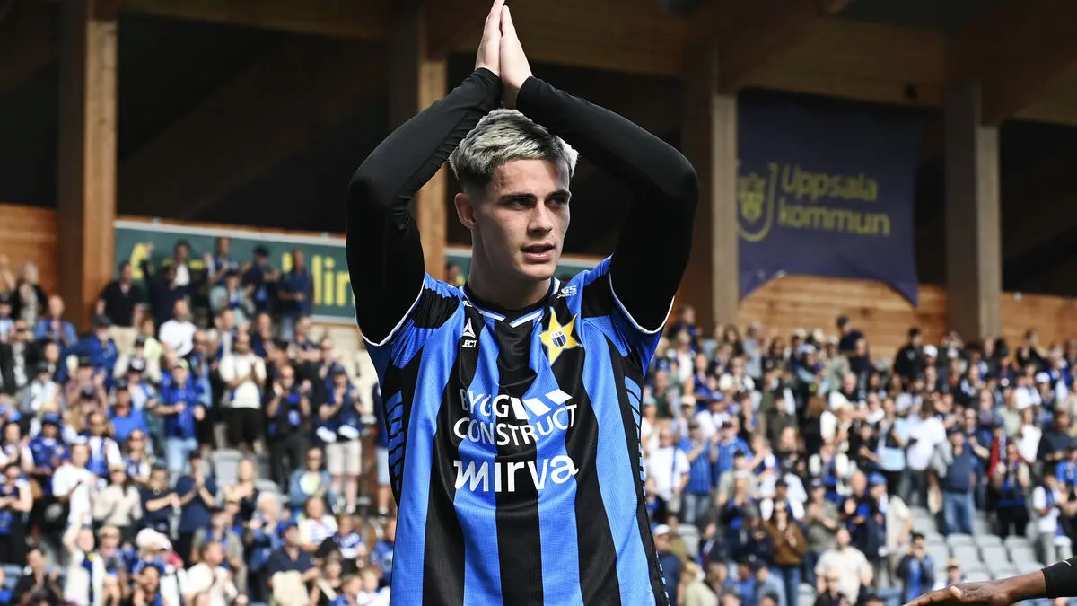 Former Sirius striker Robbie Ure earns first Scotland call-up after Sevilla move