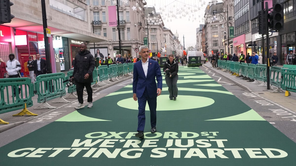 London’s Oxford Street Goes Car-Free in Move to Draw More Visitors
