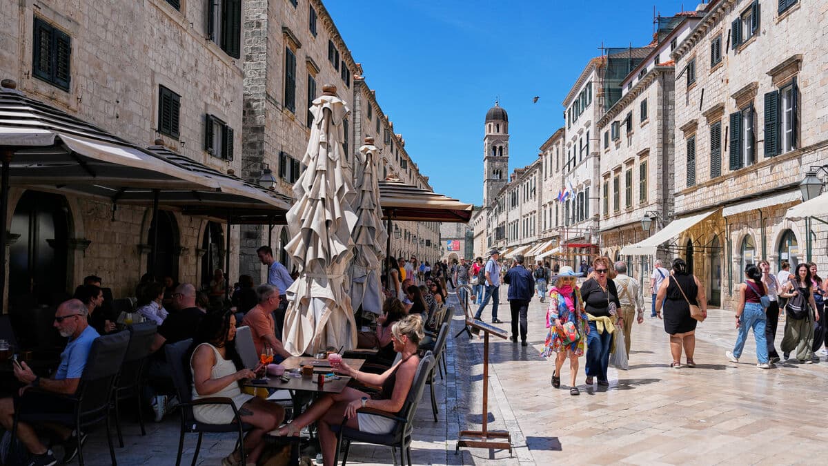 After tourist binge, Croatia allows alcohol sales ban in shops