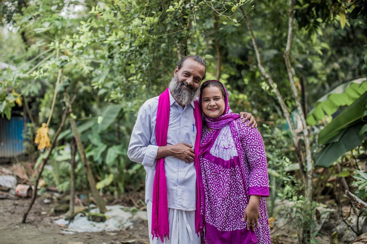 Bangladesh Dads Break Taboos by Buying Sanitary Pads for Daughters