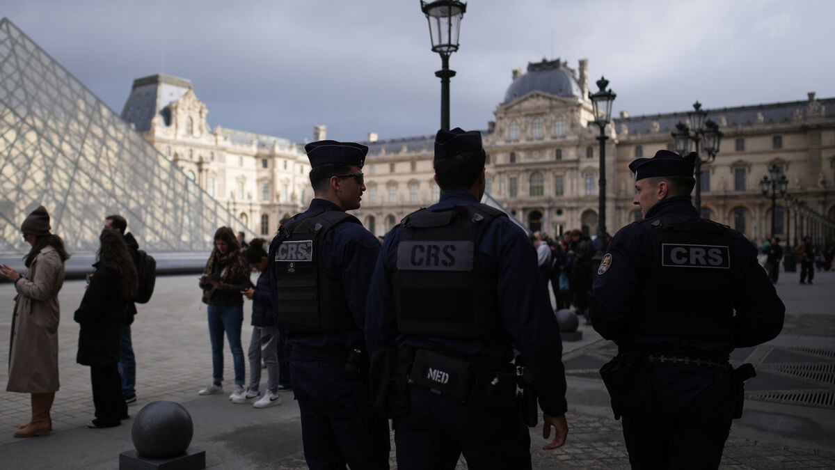 Five arrested after the coup – no jewels found