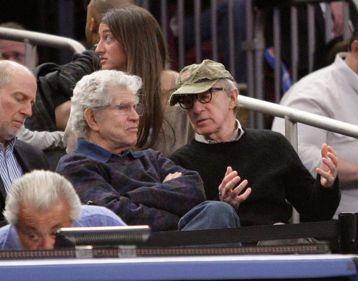 Woody Allen's friend actor Tony Roberts has passed away