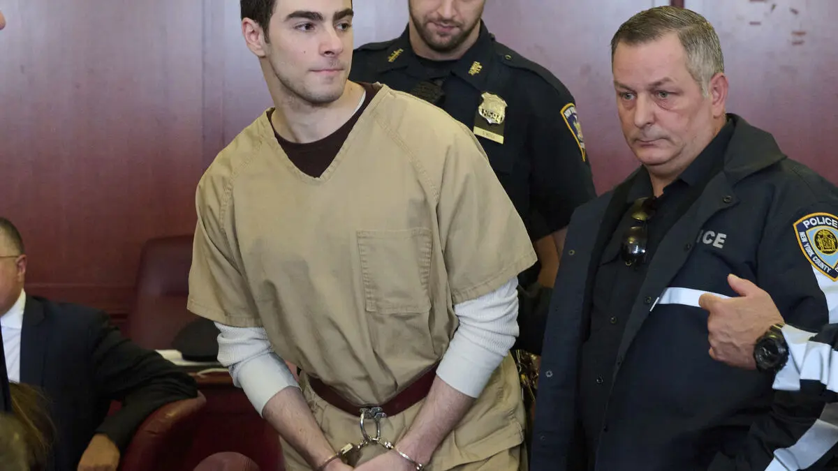 Fake FBI agent tried to free Mangione from New York jail and was arrested