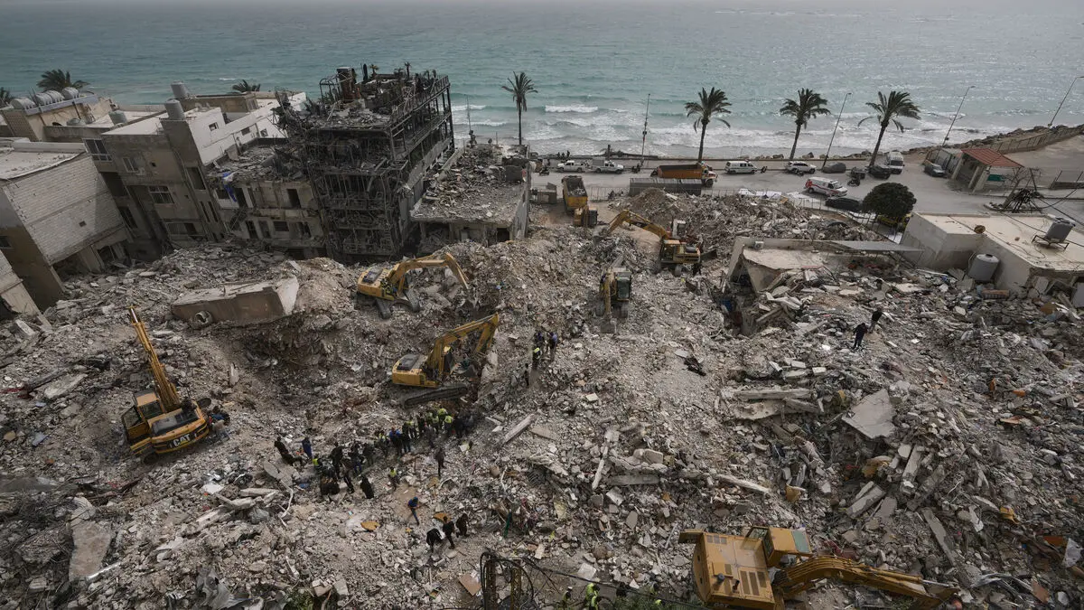 Israel urges evacuated Lebanese not to return despite ceasefire