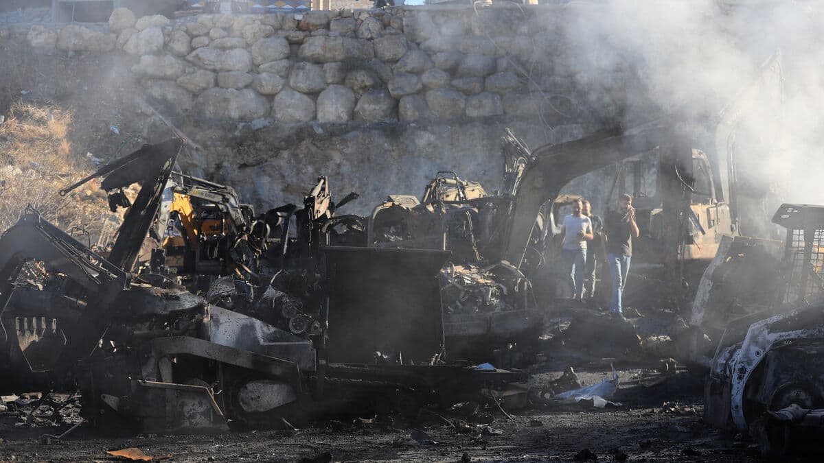 One Killed in Israeli Airstrike on Southern Lebanon