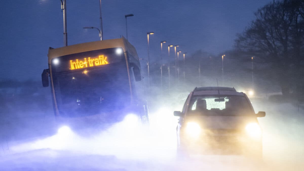 Snowstorm moves in over Skåne,