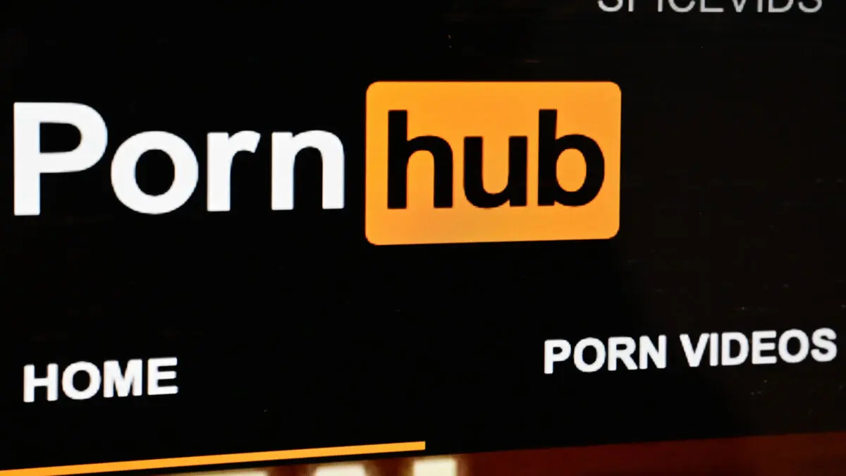 Hackers threaten to expose Pornhub users