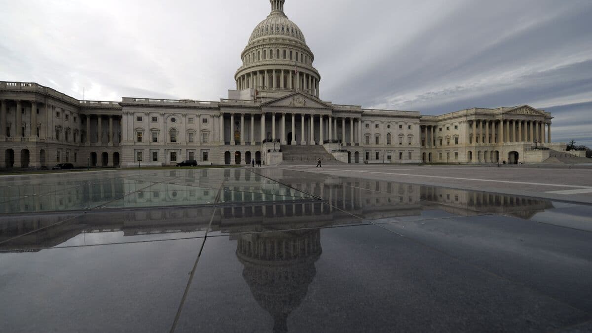 US shuts down again despite agreement