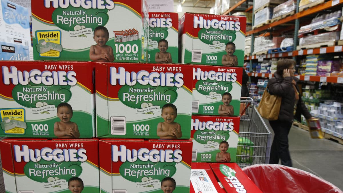 Diaper boy in supermarket – buys painkillers