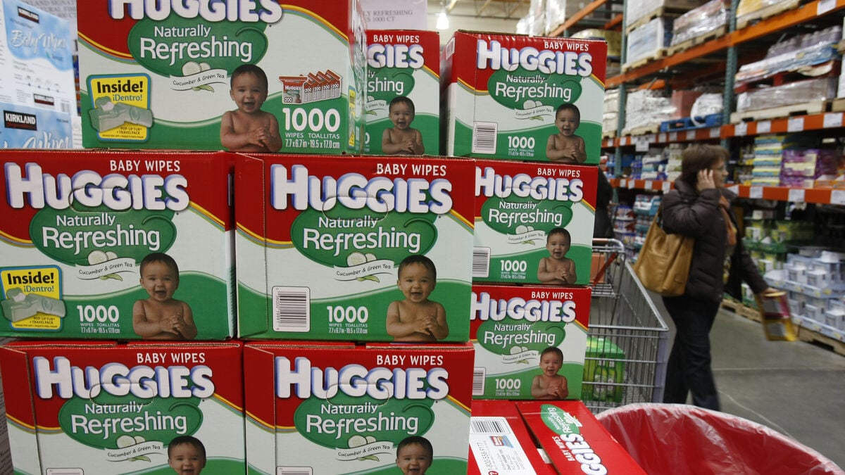 Diaper boy in supermarket – buys painkillers