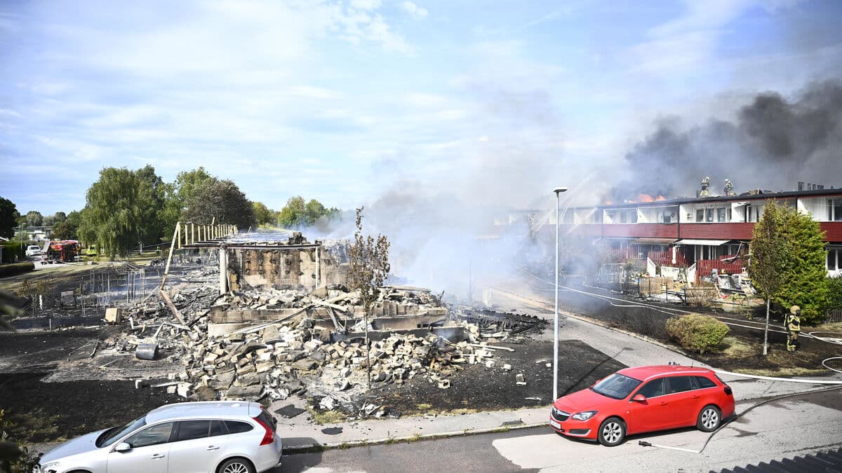 Arboga townhouse fire destroyed at least 18 apartments in rapid blaze