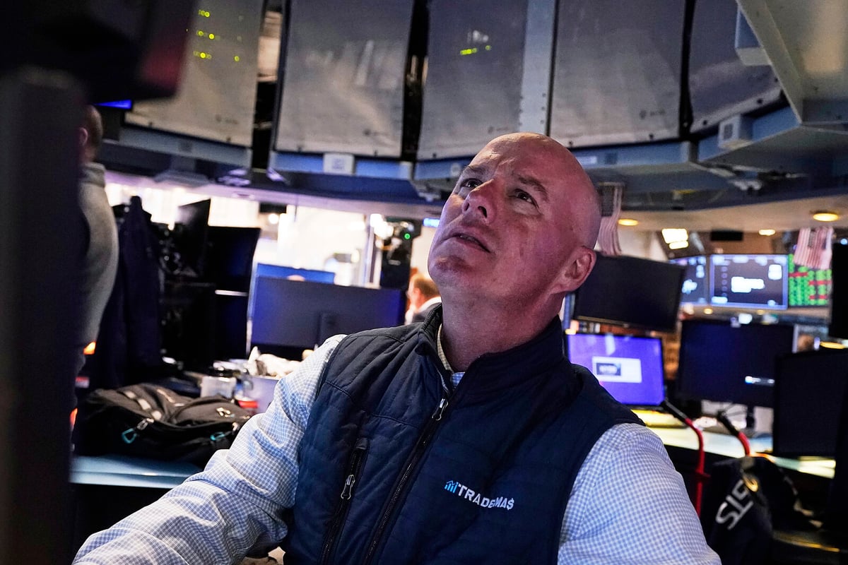 Wall Street Rises as Dow and S&P Gain, Nasdaq Slightly Down