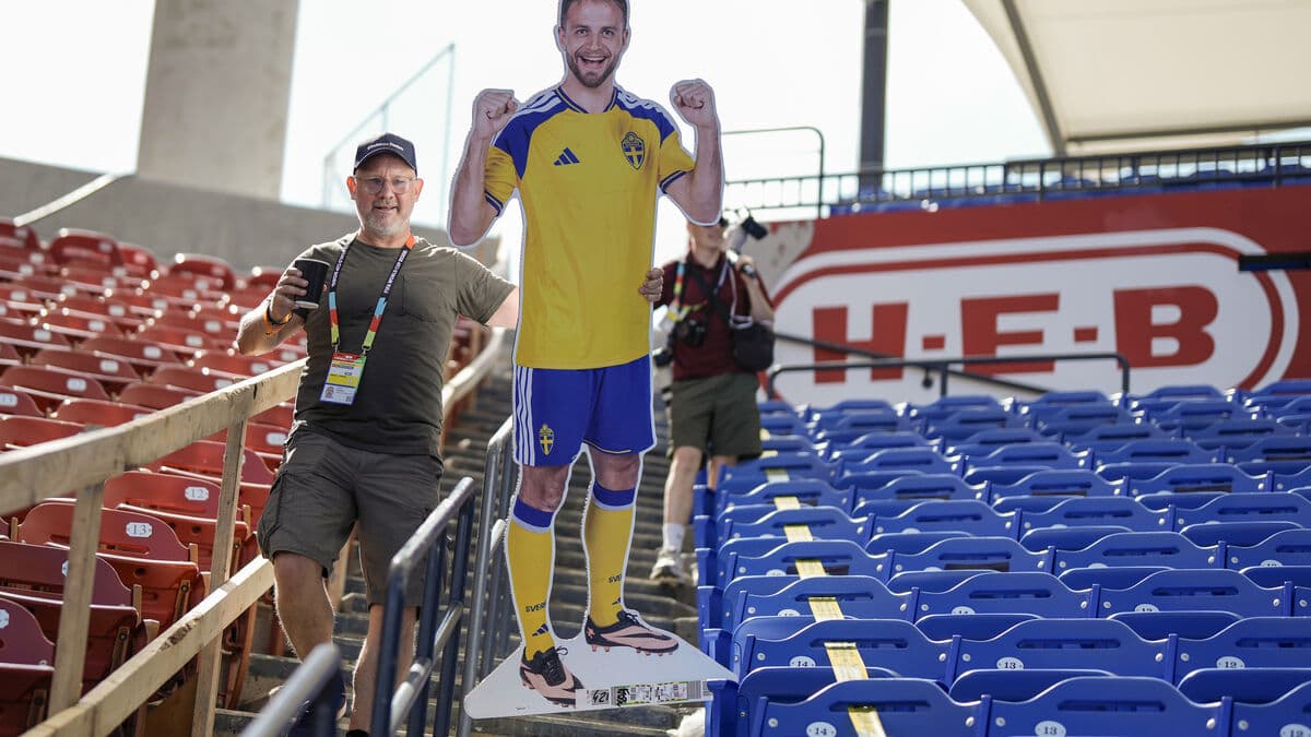 Cardboard figure Lundgren at the World Cup - has been a success