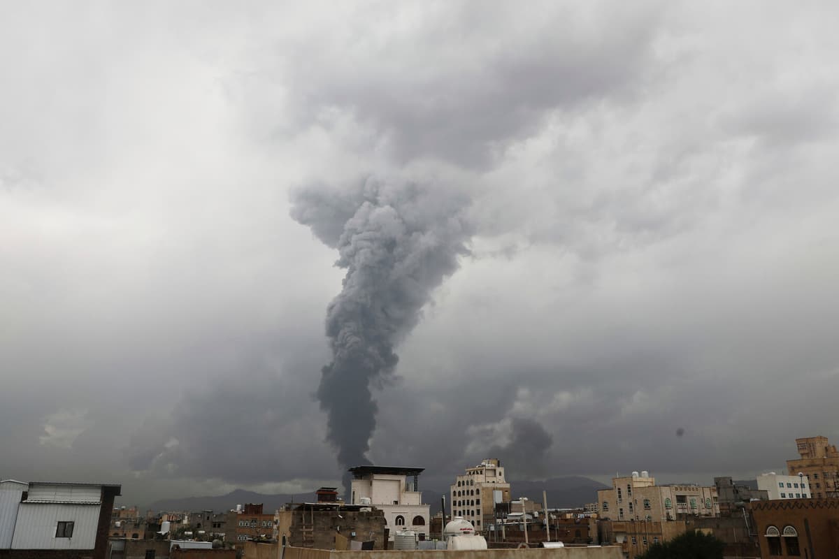 Israeli Airstrikes Target Houthi Sites in Yemen's Sanaa