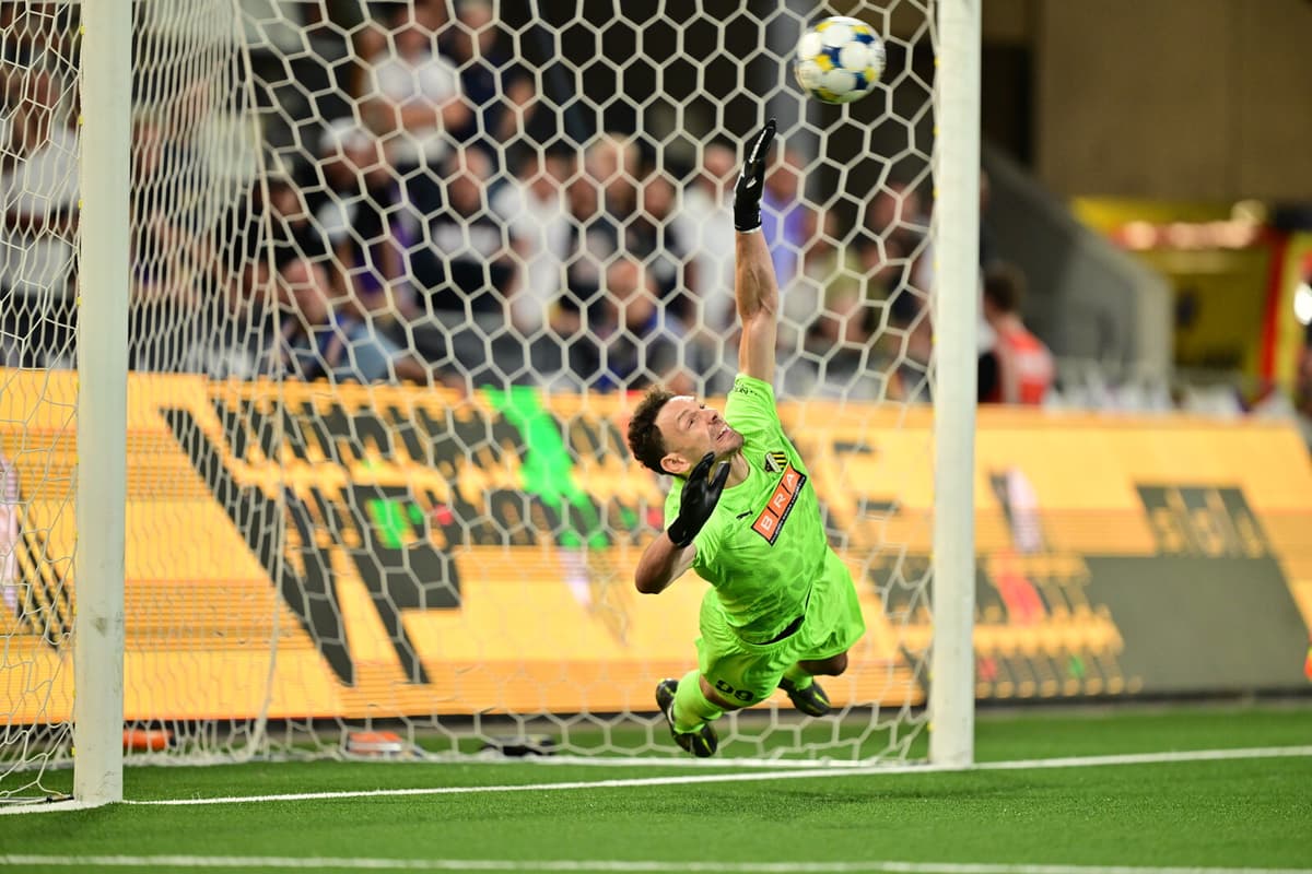 Häcken Triumphs Over Anderlecht in Europa League Penalty Shootout