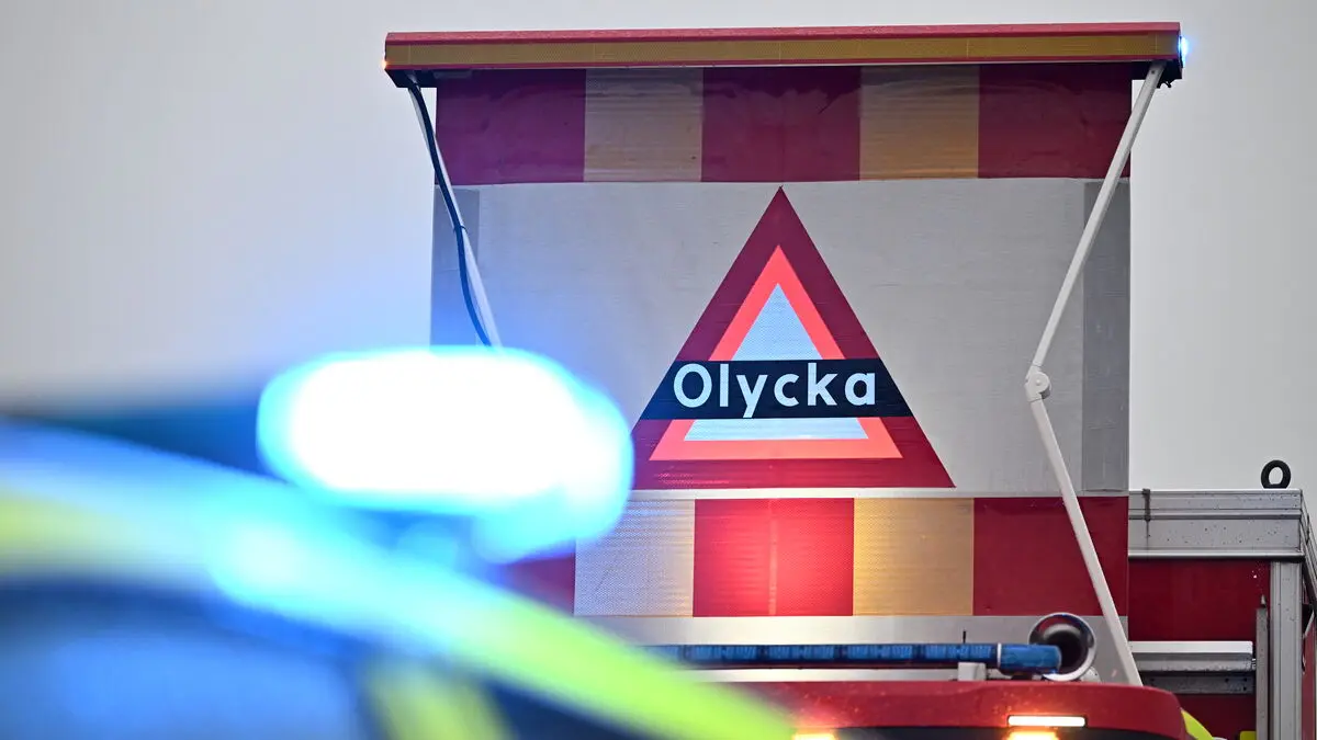 Man in his 30s dies after head-on collision with tanker truck in Smedjebacken