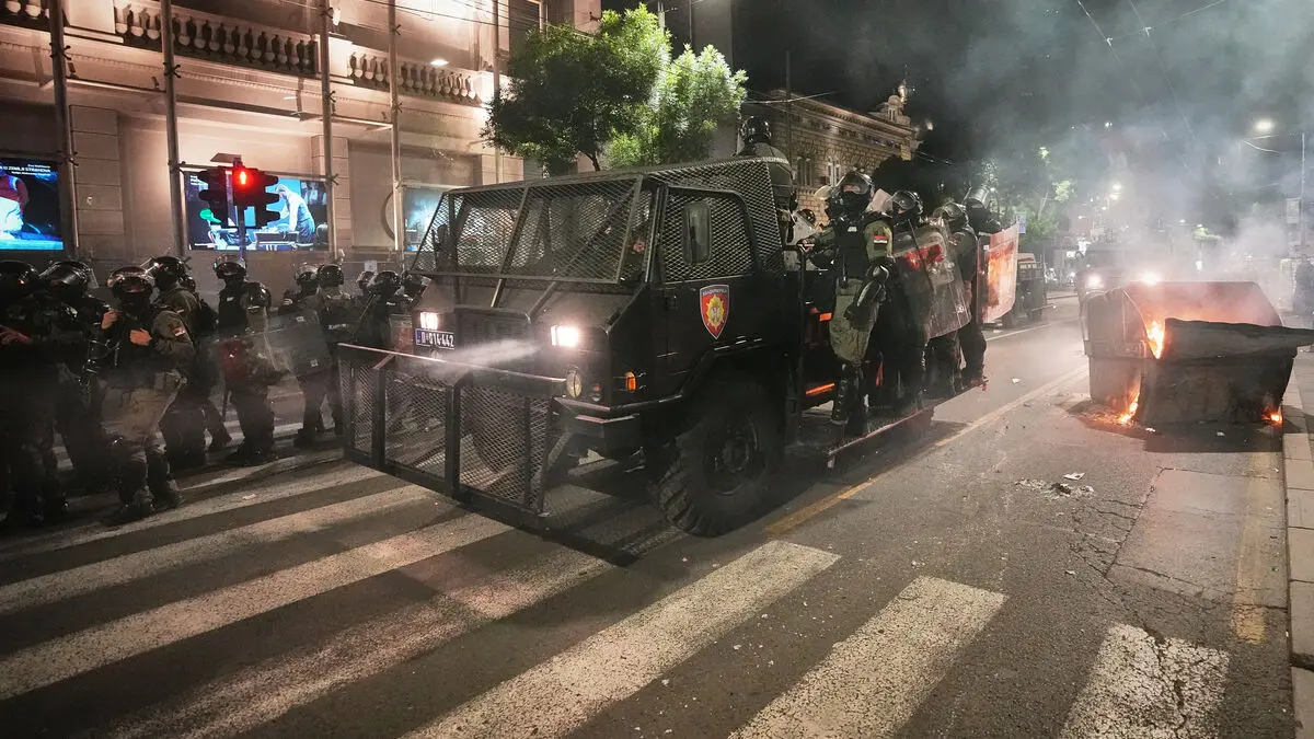 New violent anti-government protests in Belgrade, Serbia