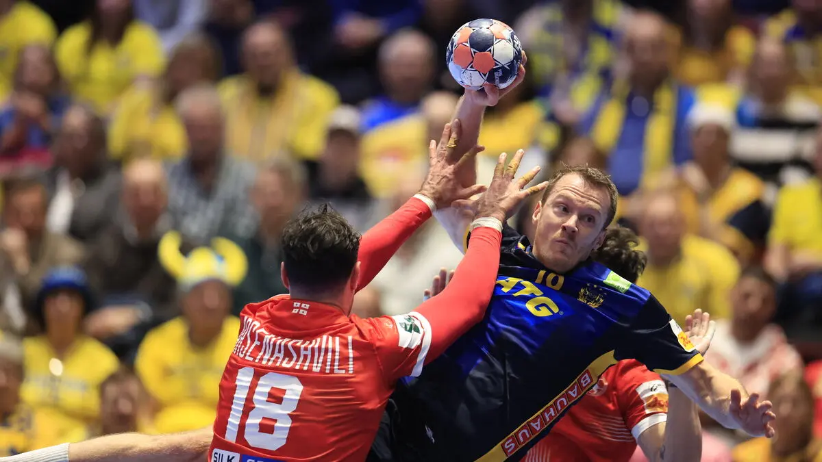 Sweden advances to intermediate round