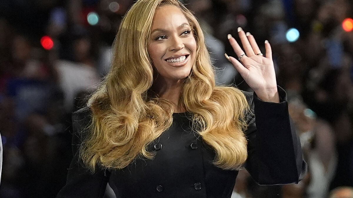 Beyoncé newly joins U.S. dollar billionaire club