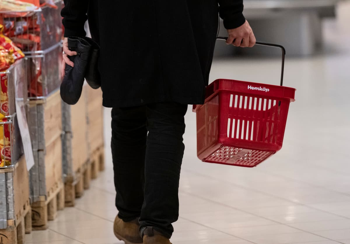 Retail Trade Sales Rebound 2.5% in June After May Decline