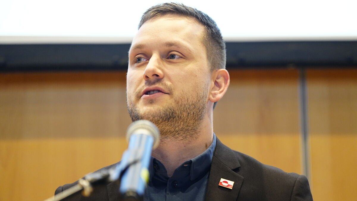Greenland's leader says we choose Denmark