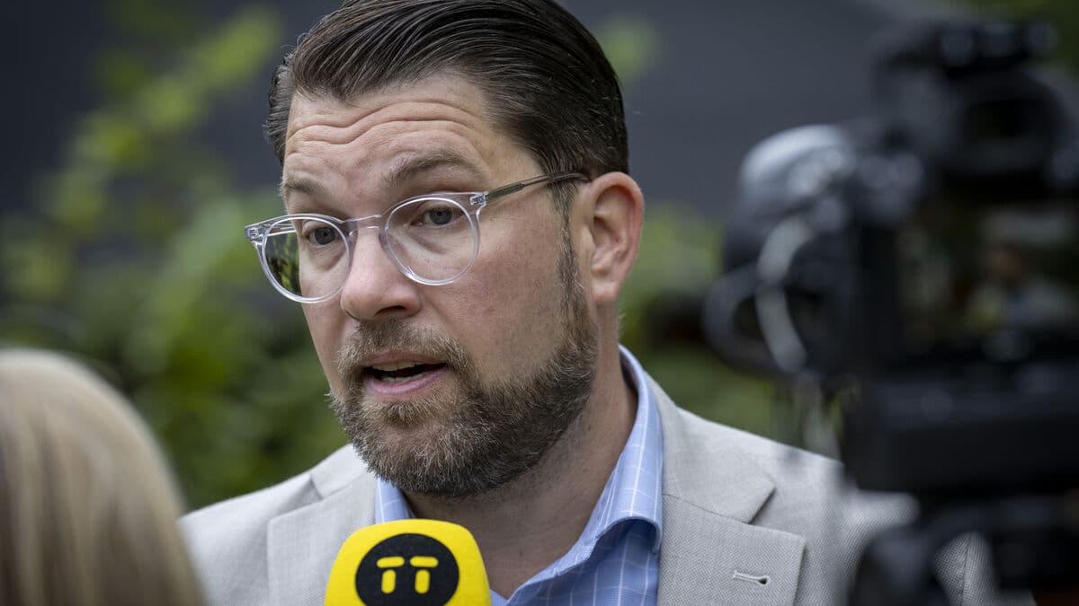 SD pledges lowest migration and fuel prices in the EU