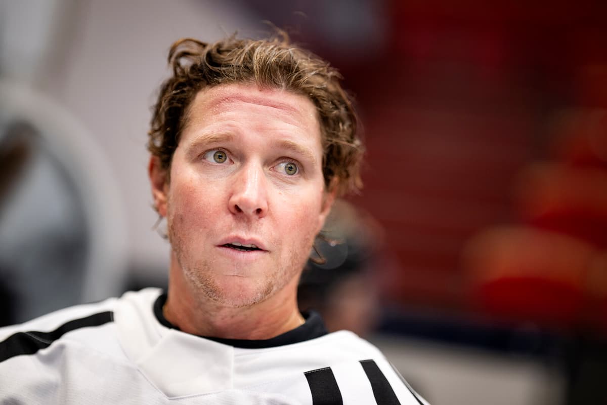 Nicklas Bäckström Responds to Calle Järnkrok's 60 Assists Prediction in SHL