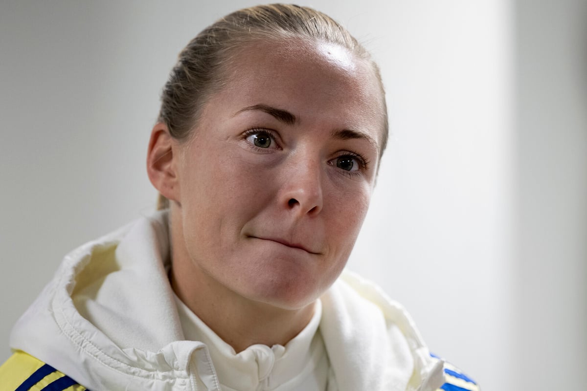 Praises sick teammate – and the club: "Proud"