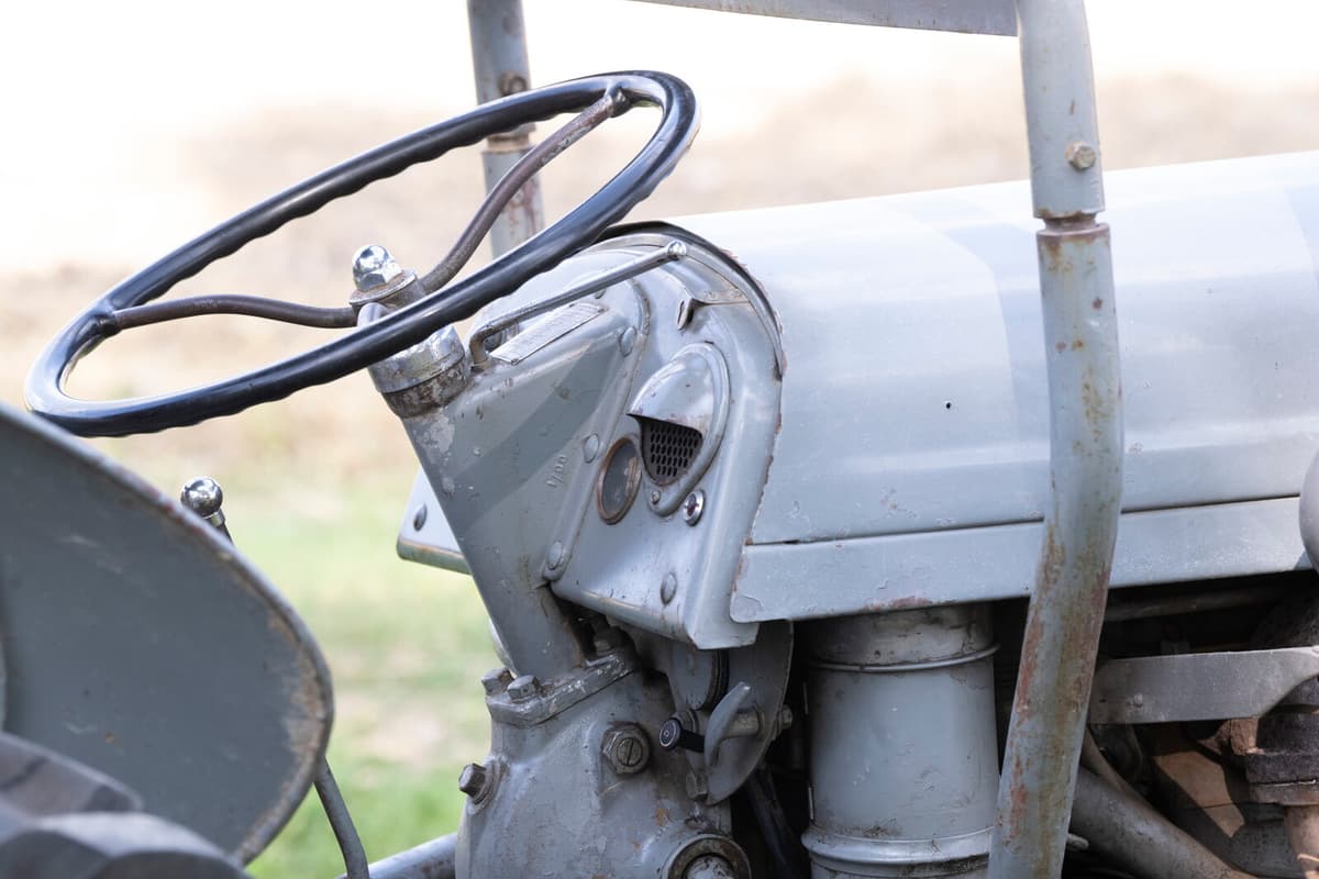 Sabotage Disrupts Farmen Filming with Tractor Tampering