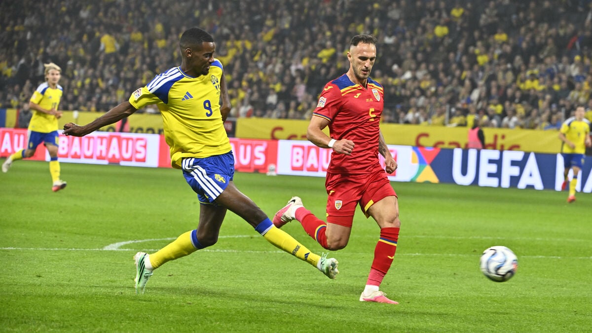 Alexander Isak leaves Sweden squad with thigh problem, Graham Potter says
