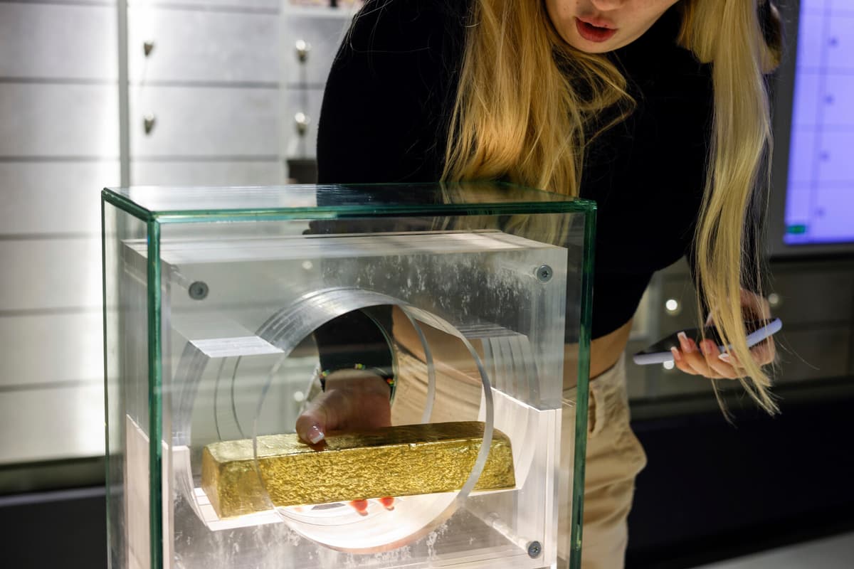 Gold Prices Surge to Record High After US Tariff Decision