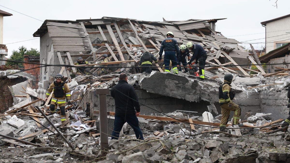 US may have withheld warning about Russian attacks on Ukraine, sources say