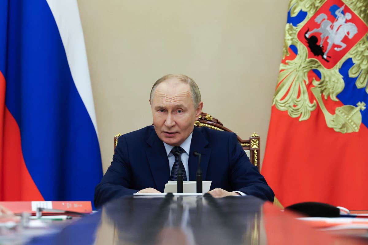 Putin Extends Russia's Nuclear Weapons Restrictions for Another Year