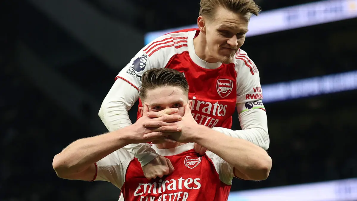 Gyökeres scores twice as Arsenal beat Tottenham 4-1 in derby