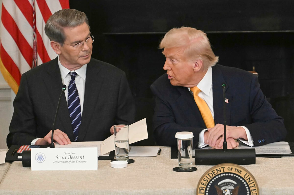 US Finance Minister Urges Nations: Hold Off on Retaliating to Tariffs