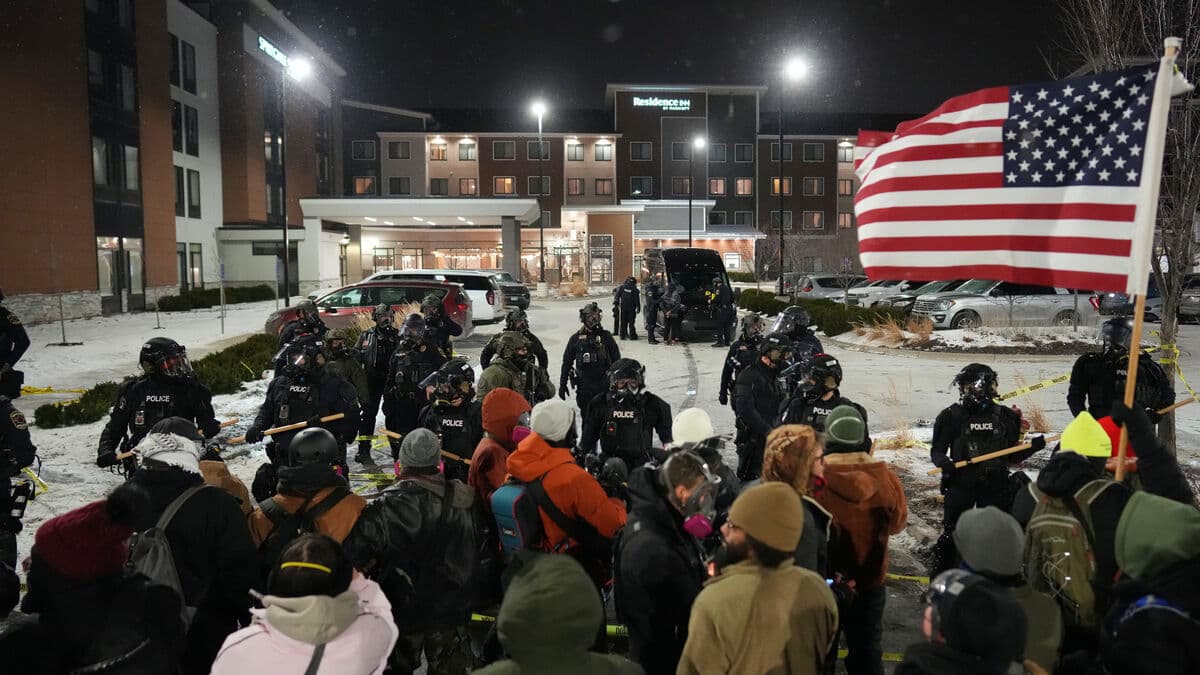 Federal judge temporarily halts arrests of some refugees in Minnesota