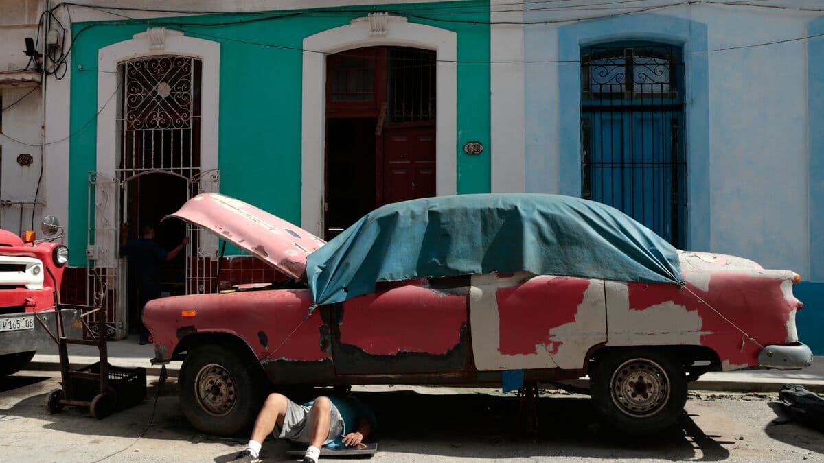 US not satisfied with Cuba's reforms, calls them smoke signals