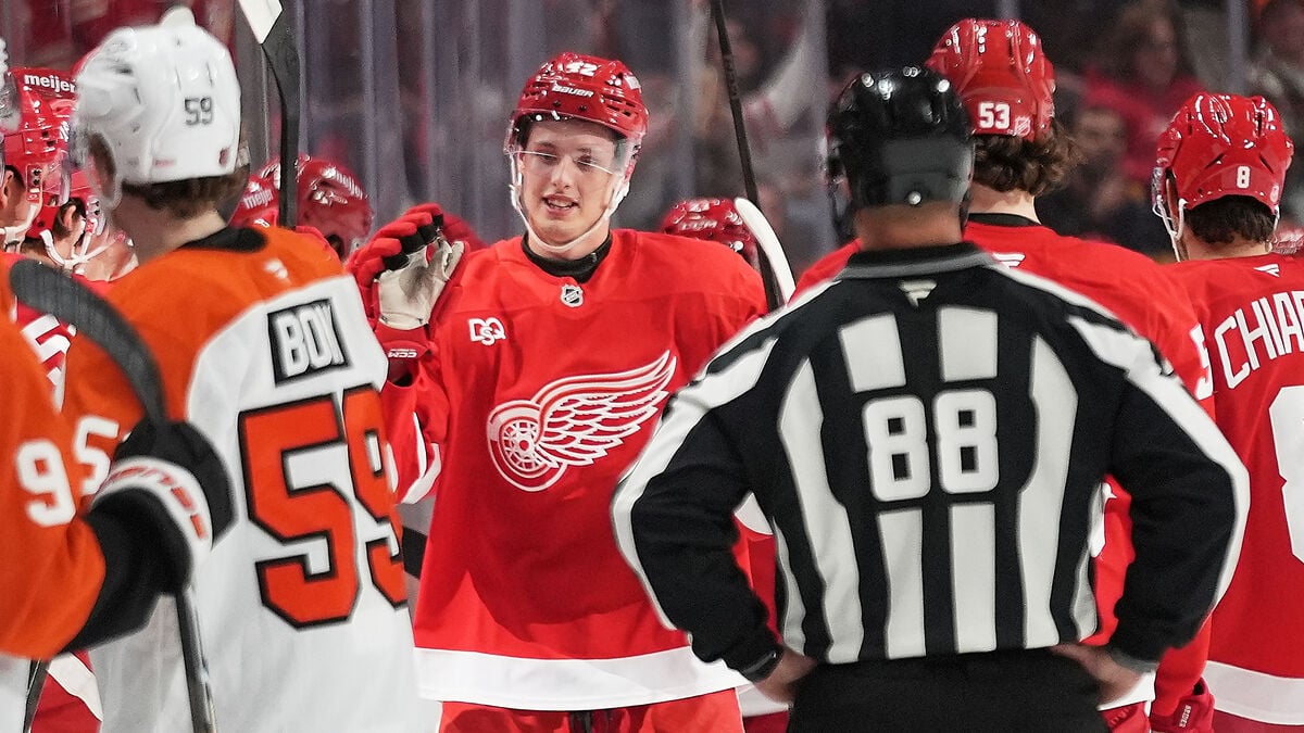 Anton Johansson Scores First NHL Goal in Detroit’s 2-1 Win Over Philadelphia