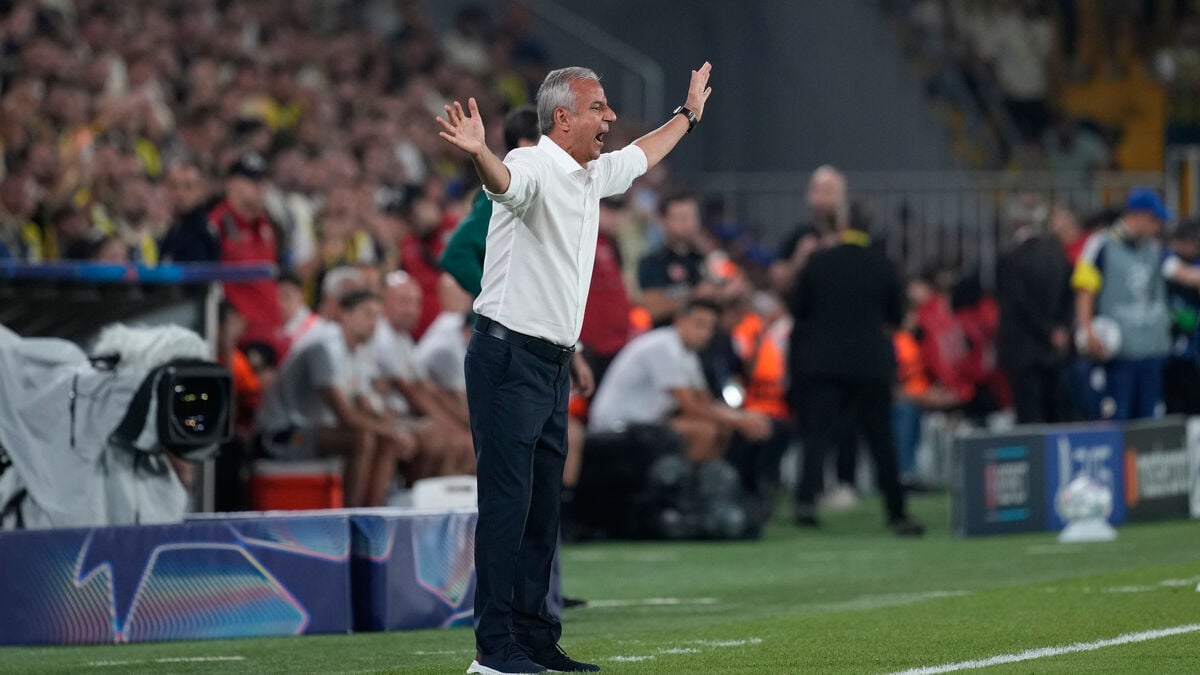 Fenerbahce chaos continues as club backs Ismail Kartal after resignation twist