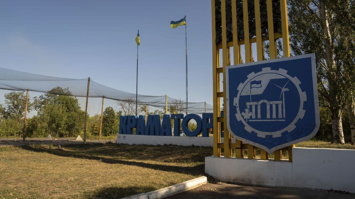 At least five killed in Russian attacks in Ukraine