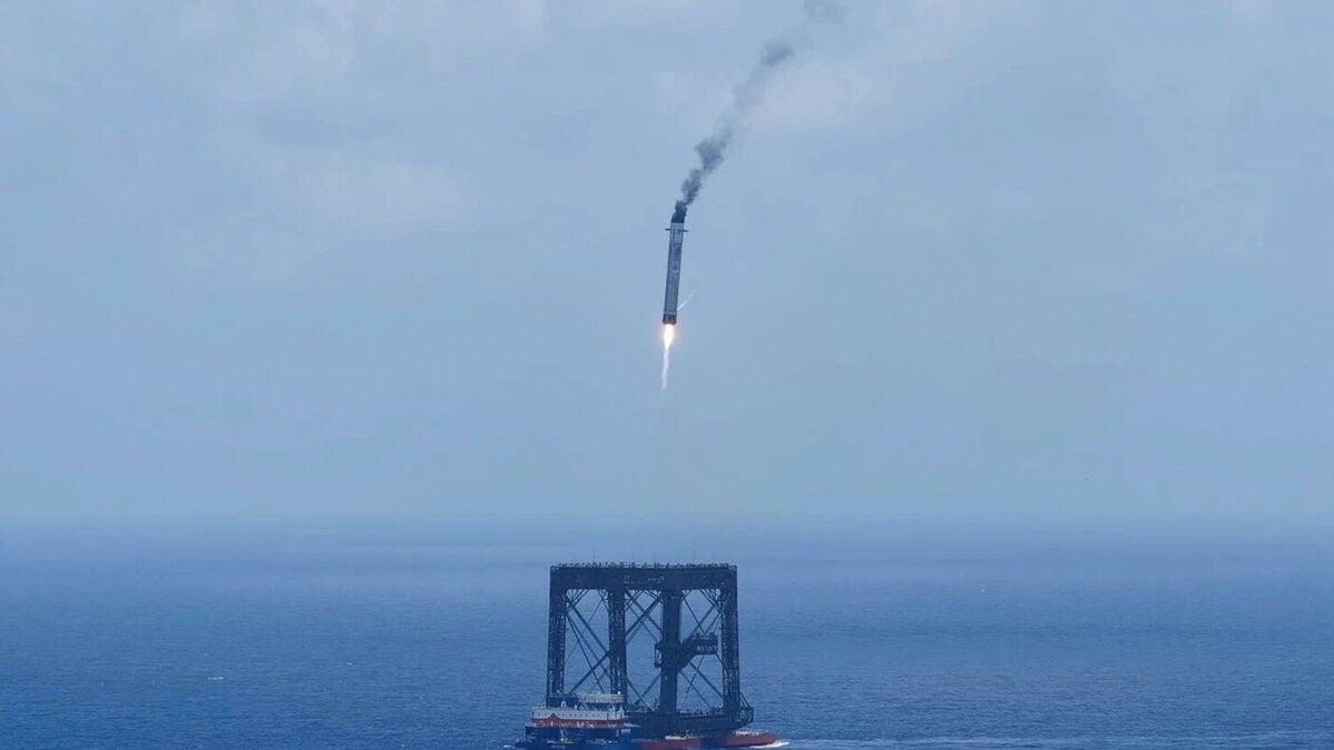 China captures rocket booster in sea recovery breakthrough, challenging US space rivals