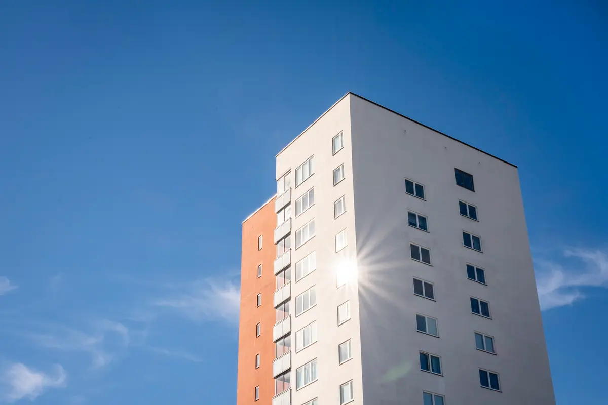 More Banks Reduce Variable Mortgage Rates After Central Bank Cut