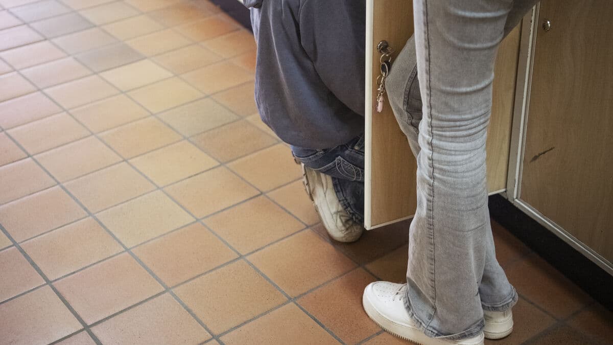 School Employee in Värmland Gets Longer Sentence for Filming Students